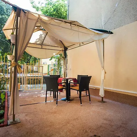 Ninna Guest house 3*
